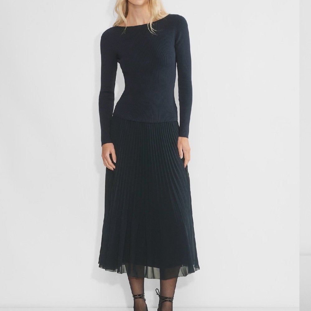 Wilfred New Twirl Pleated Skirt - Dark Night Navy / Size S Worn only once!!!